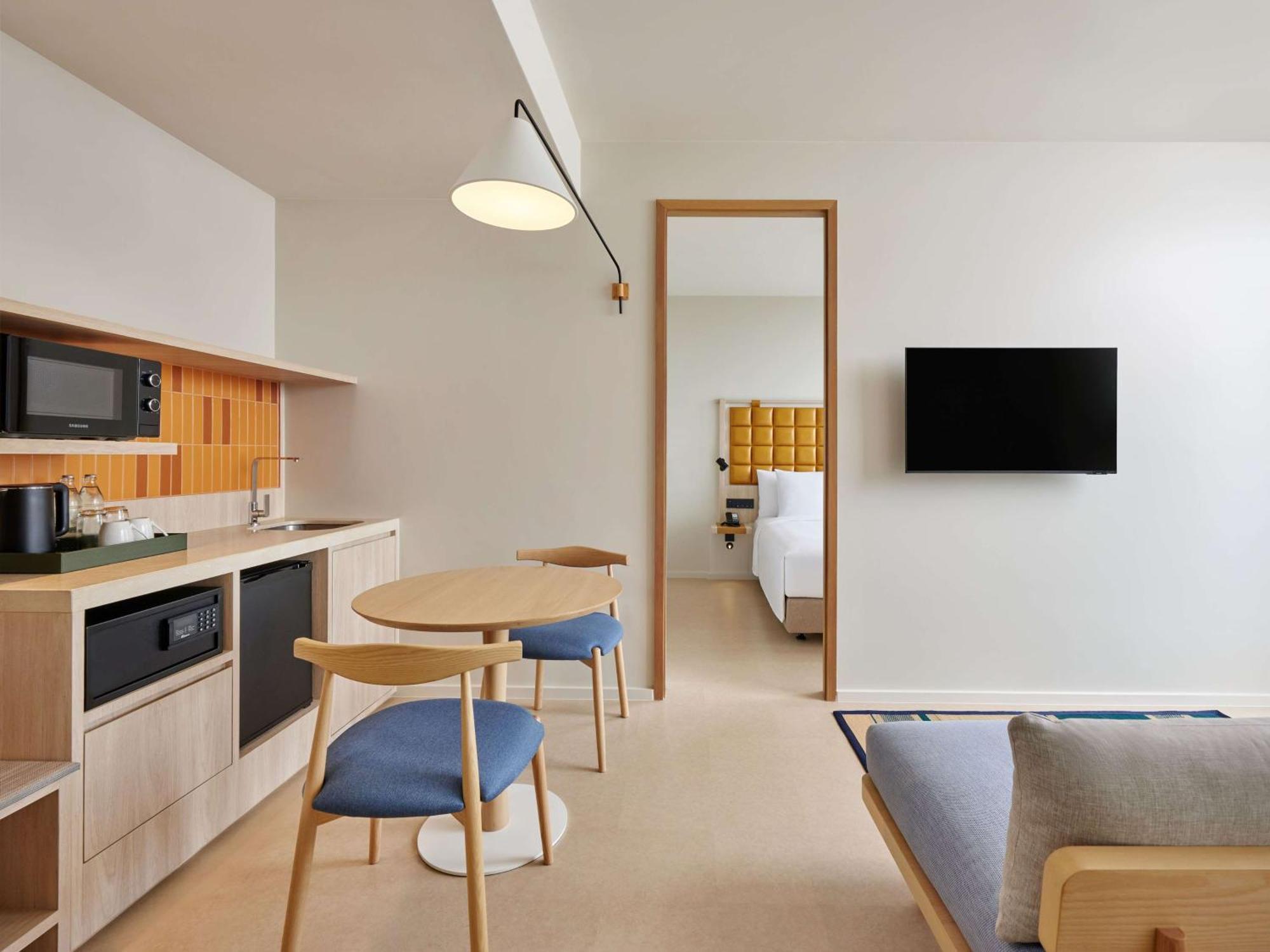 Hilton Garden Inn Районг Экстерьер фото